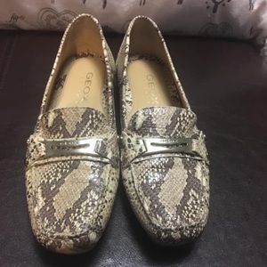 Geox size 7 loafers